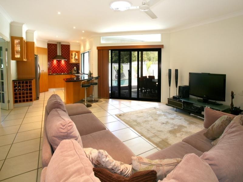 2 Riverlilly Street, Reedy Creek QLD 4227