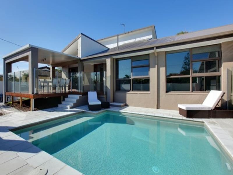 31 Albicore Street, Mermaid Waters QLD 4218