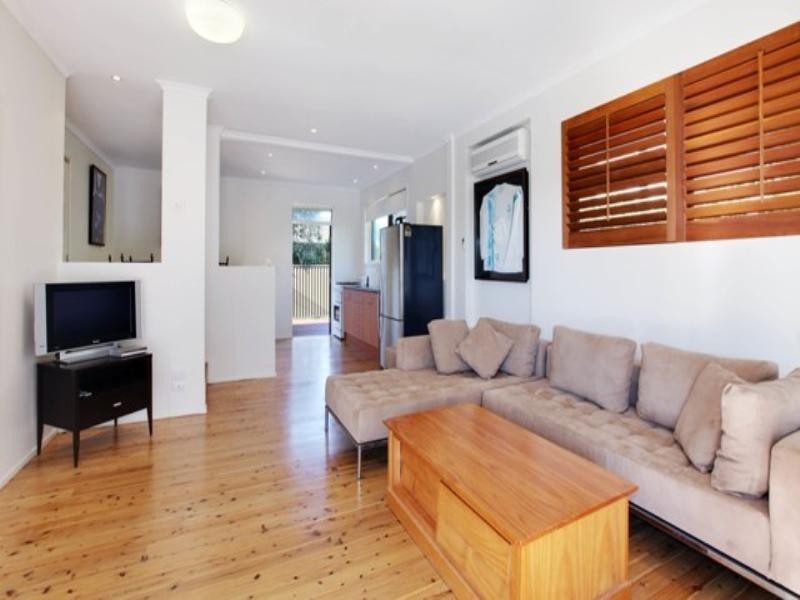 31 Albicore Street, Mermaid Waters QLD 4218