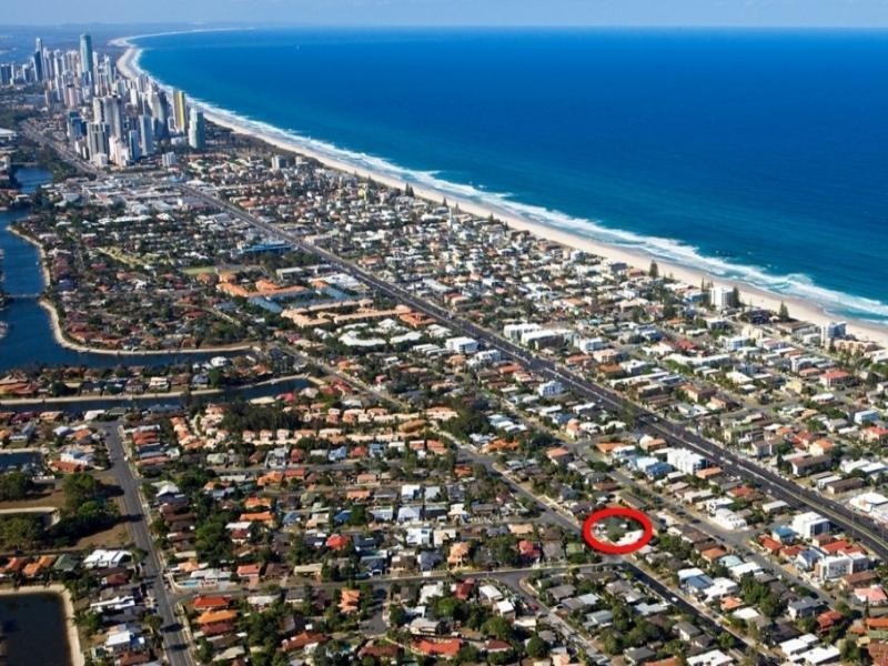 31 Albicore Street, Mermaid Waters QLD 4218