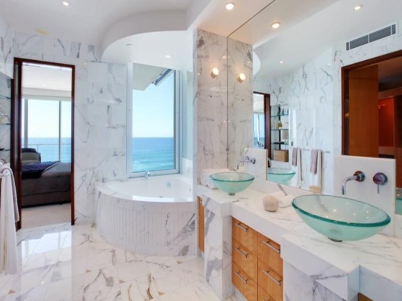 13 ‘Platinum on the Beach’, 1 Markwell Avenue, Surfers Paradise QLD 4217