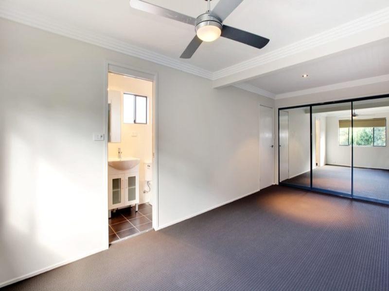 18 Firmin Court, Mermaid Waters QLD 4218