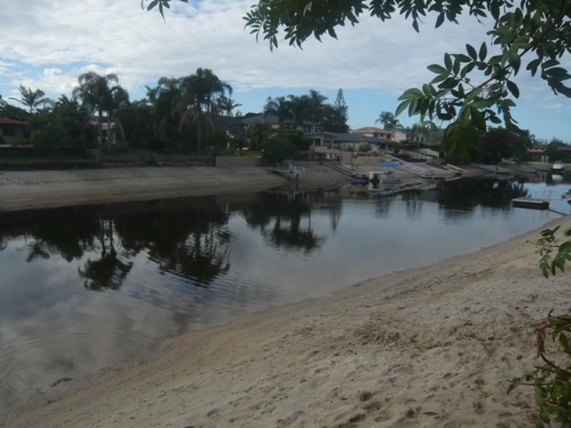 16 Gretel Drive, Mermaid Waters QLD 4218