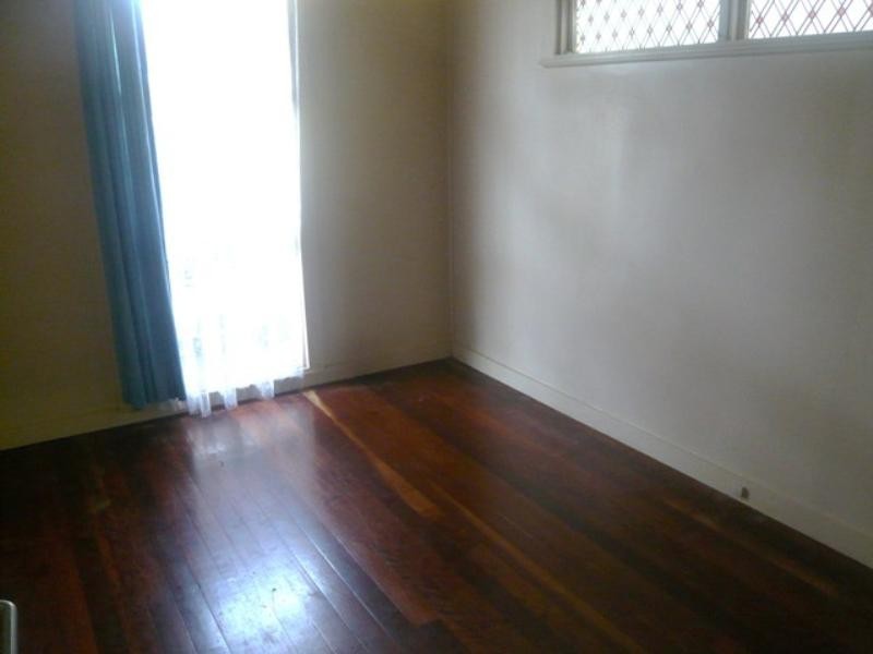 39 Paradise Avenue, Miami QLD 4220