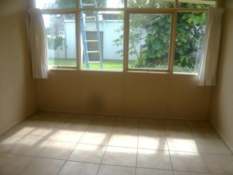 39 Paradise Avenue, Miami QLD 4220