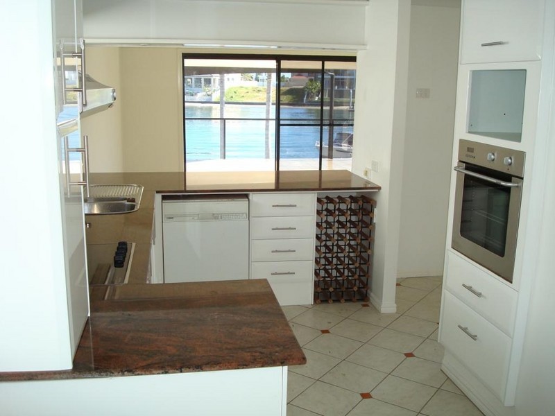 16 River Crescent, Broadbeach Waters QLD 4218