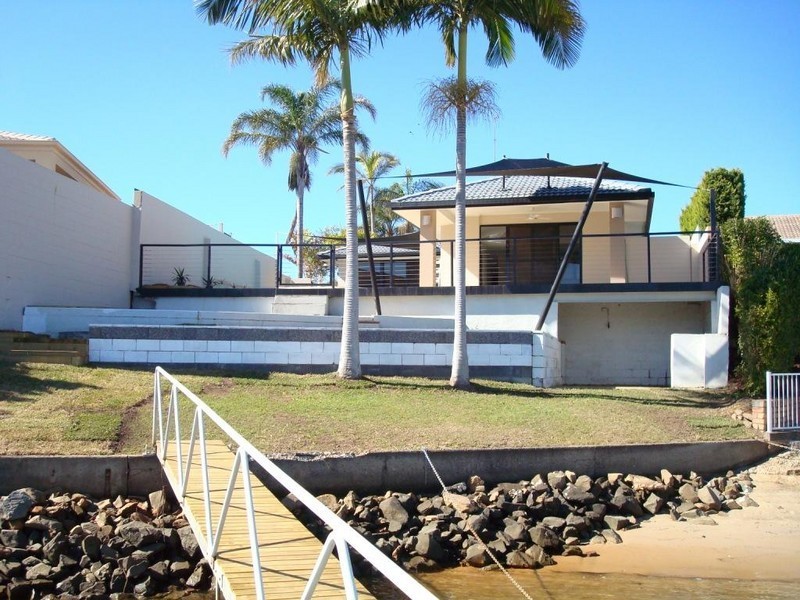 16 River Crescent, Broadbeach Waters QLD 4218