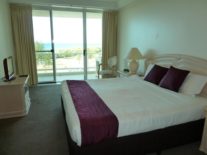 29 (6C) Carmel by the Sea, 177 Old Burleigh Road, Broadbeach QLD 4218