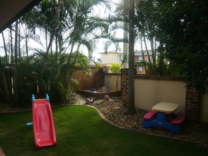 1/32 Hilda Street, Mermaid Beach QLD 4218