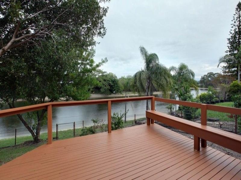22 Bight Court, Mermaid Waters QLD 4218
