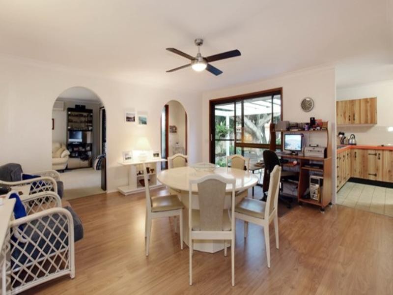 22 Bight Court, Mermaid Waters QLD 4218