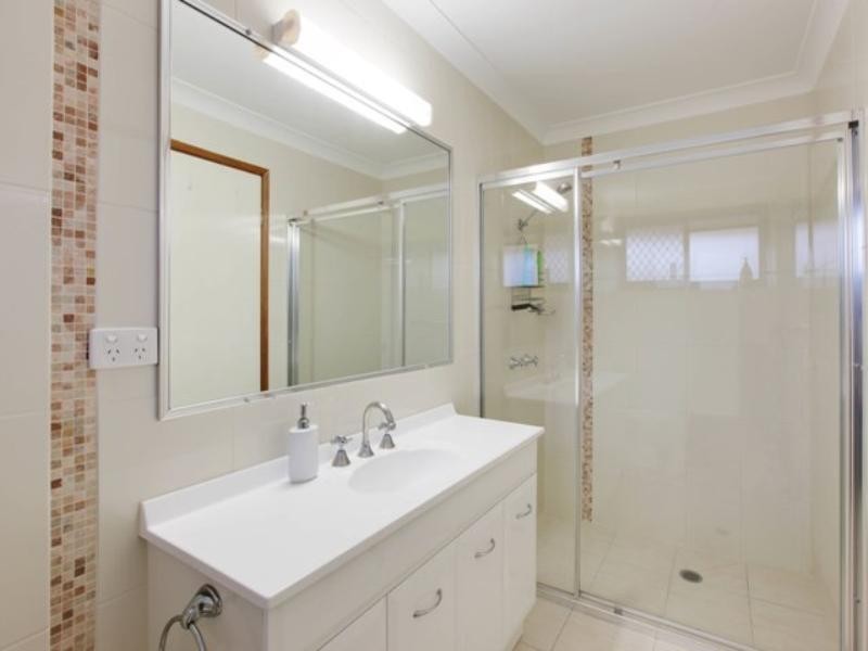 22 Bight Court, Mermaid Waters QLD 4218