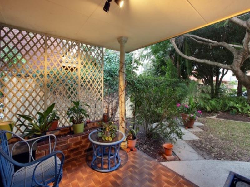 22 Bight Court, Mermaid Waters QLD 4218