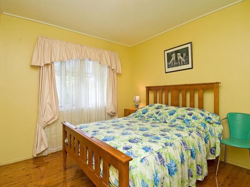 59 Ridgeway Avenue, Southport QLD 4215