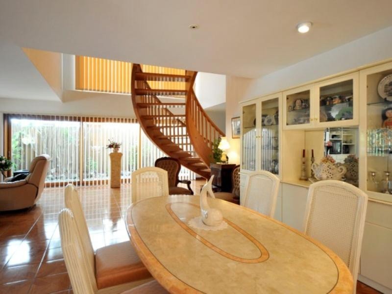 11 Seabeach Avenue, Mermaid Beach QLD 4218