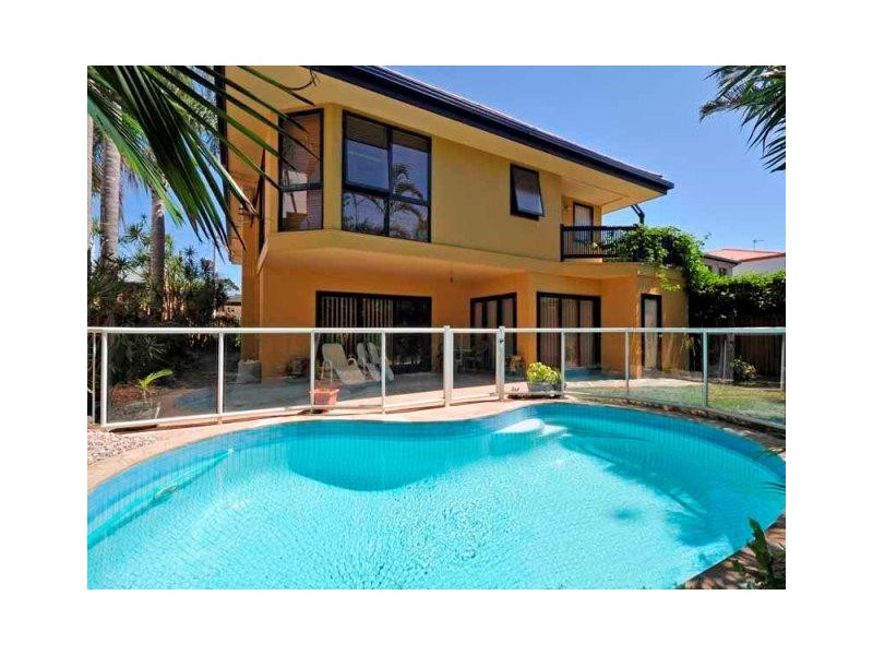 11 Seabeach Avenue, Mermaid Beach QLD 4218