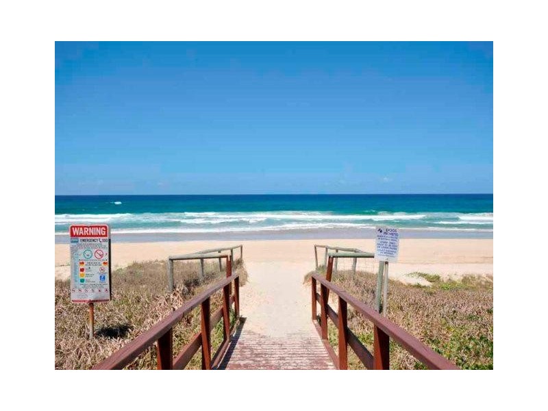11 Seabeach Avenue, Mermaid Beach QLD 4218