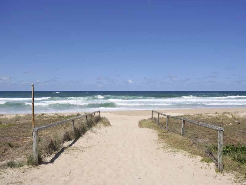 15/2 Nagel Avenue, Miami QLD 4220