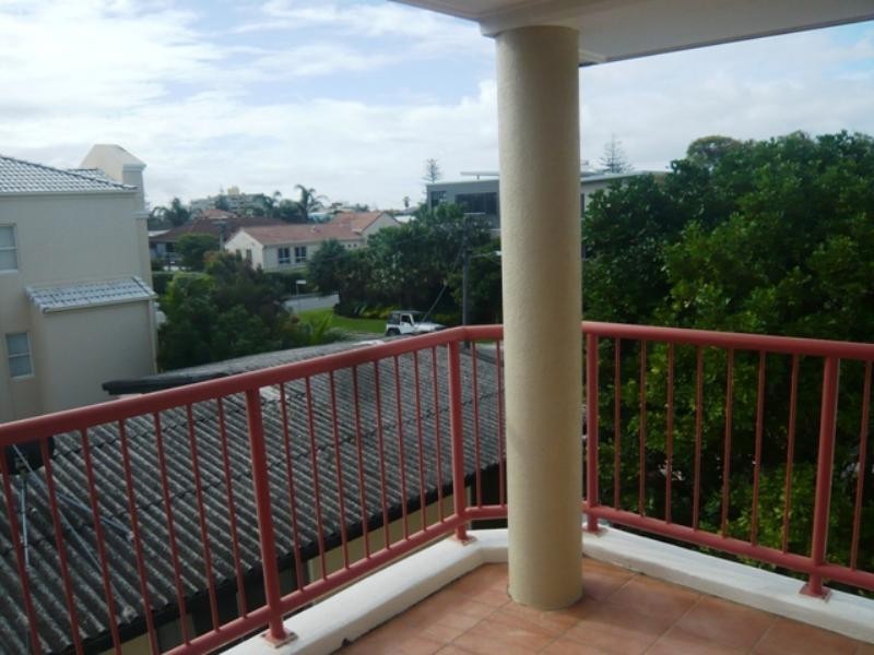 6/6 Petrel Avenue, Mermaid Beach QLD 4218