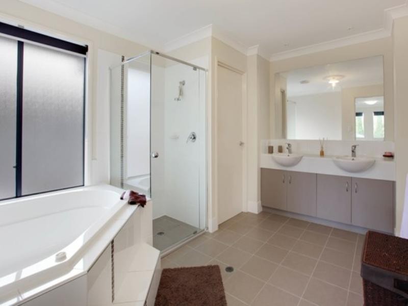 89 Tallebudgera Drive, Palm Beach QLD 4221