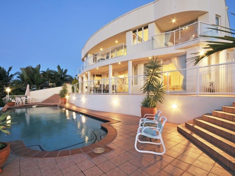 15 Karabella Court, Mermaid Waters QLD 4218