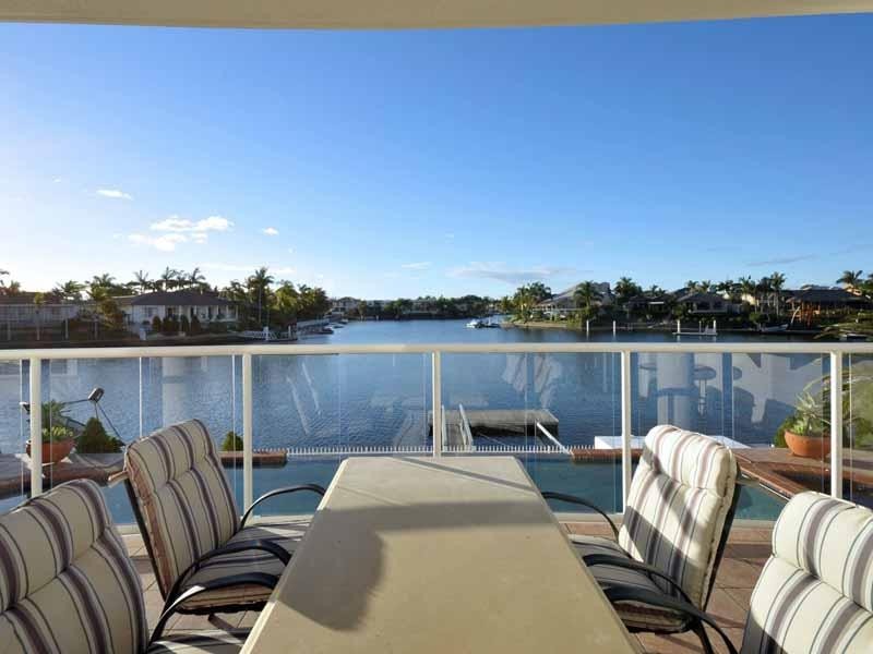 15 Karabella Court, Mermaid Waters QLD 4218