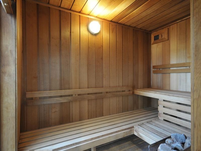 15 Karabella Court, Mermaid Waters QLD 4218