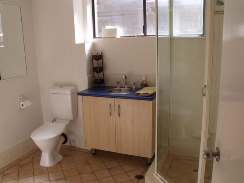 1/33 Monaco Street, Broadbeach Waters QLD 4218