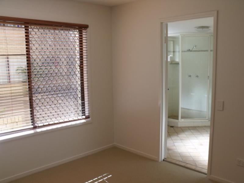 1/33 Monaco Street, Broadbeach Waters QLD 4218