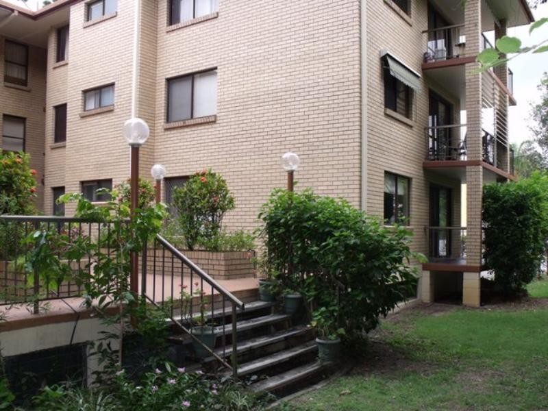 1/33 Monaco Street, Broadbeach Waters QLD 4218