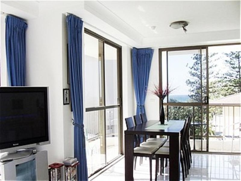 14/4 Britannia Avenue, Broadbeach QLD 4218