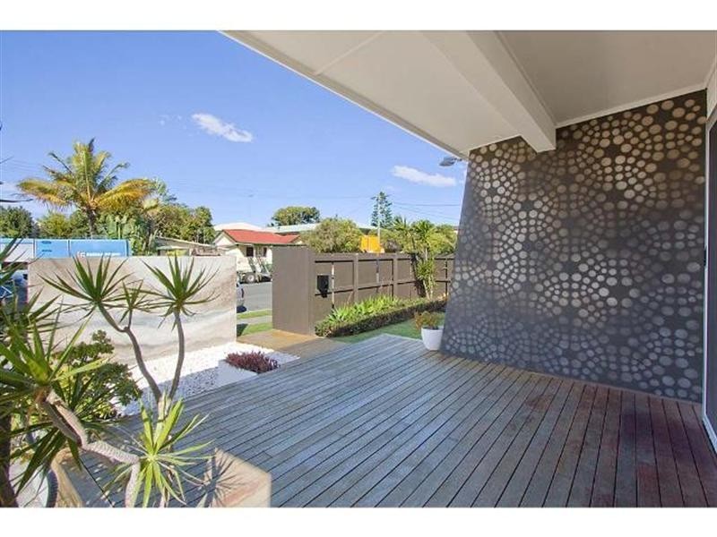 42 Middle Street, Labrador QLD 4215