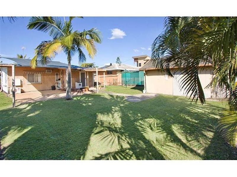 42 Middle Street, Labrador QLD 4215