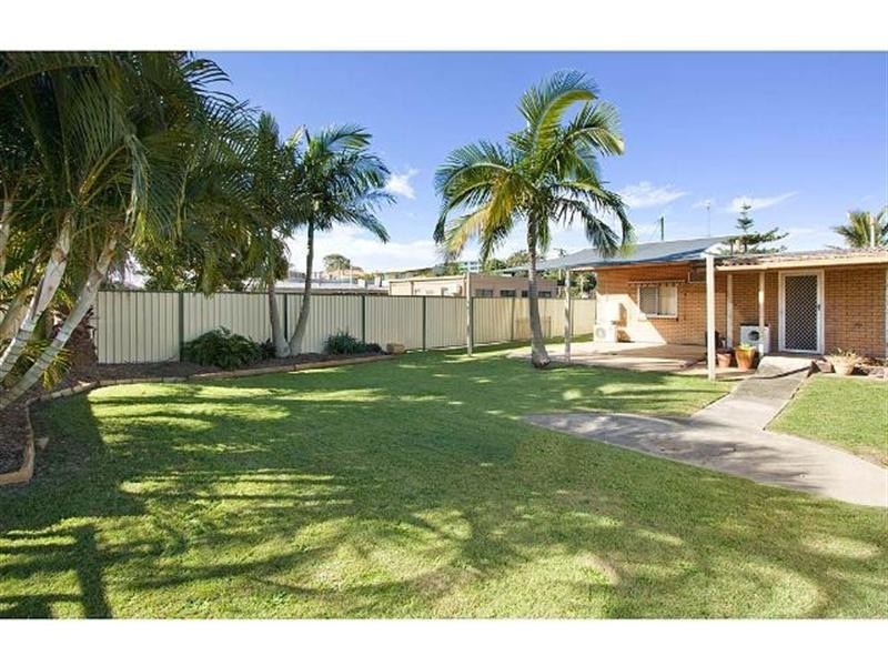 42 Middle Street, Labrador QLD 4215