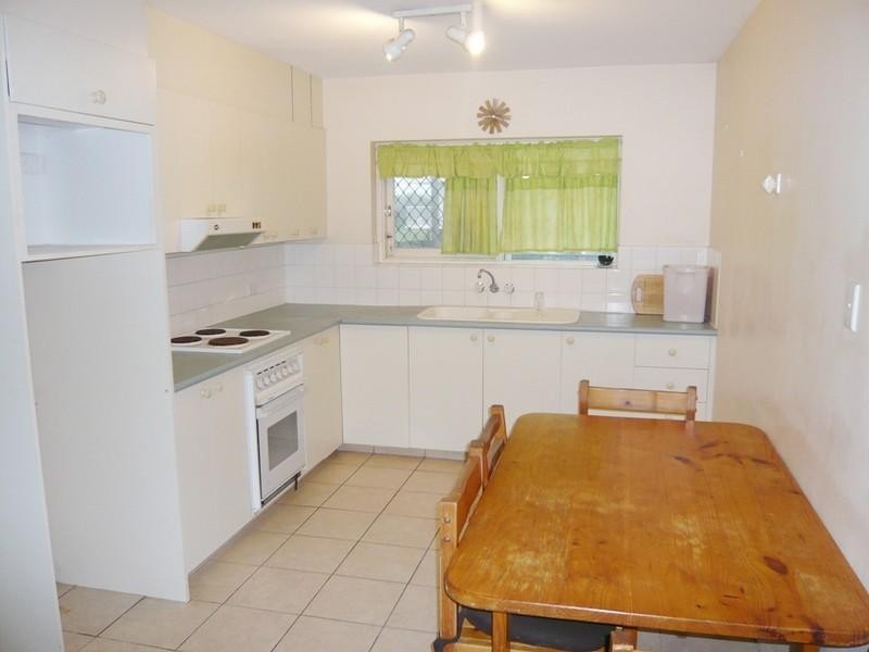 4/136 Old Burleigh Road, Broadbeach QLD 4218