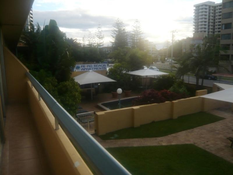 205 ‘Hi Ho Beach Apartments’, 2 Queensland Avenue, Broadbeach QLD 4218