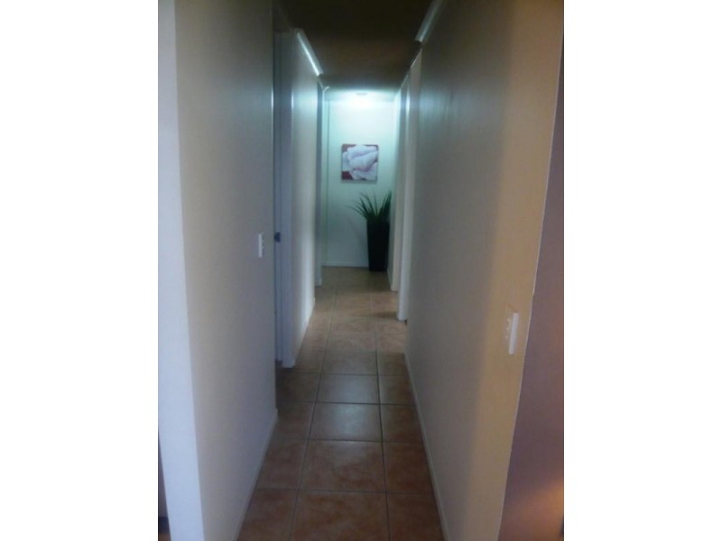 205 ‘Hi Ho Beach Apartments’, 2 Queensland Avenue, Broadbeach QLD 4218