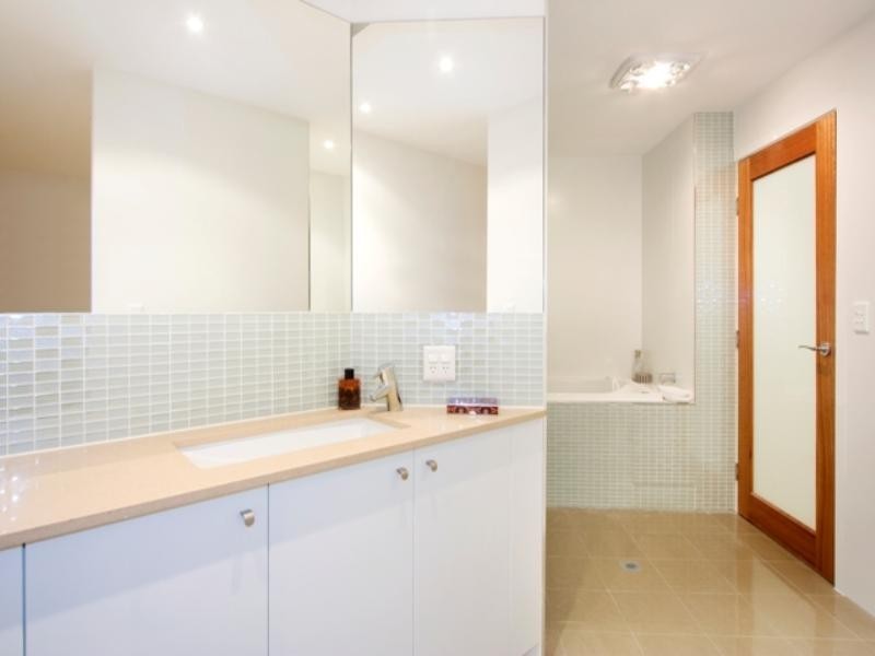 1/3456 Main Beach Parade, Surfers Paradise QLD 4217