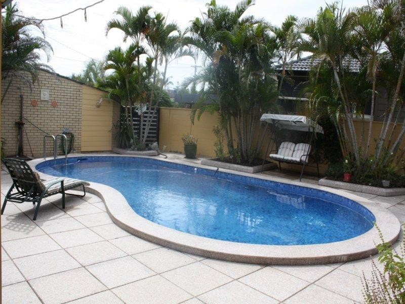 13 Beverley Crescent, Broadbeach Waters QLD 4218