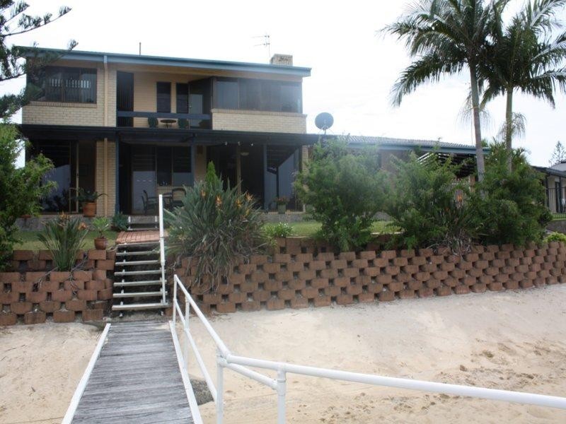 13 Beverley Crescent, Broadbeach Waters QLD 4218