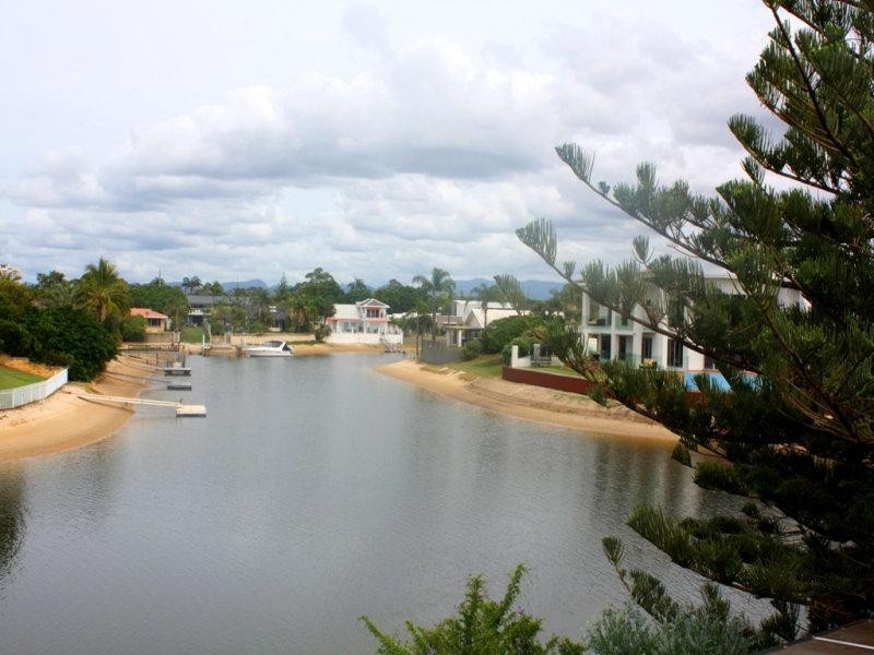 13 Beverley Crescent, Broadbeach Waters QLD 4218