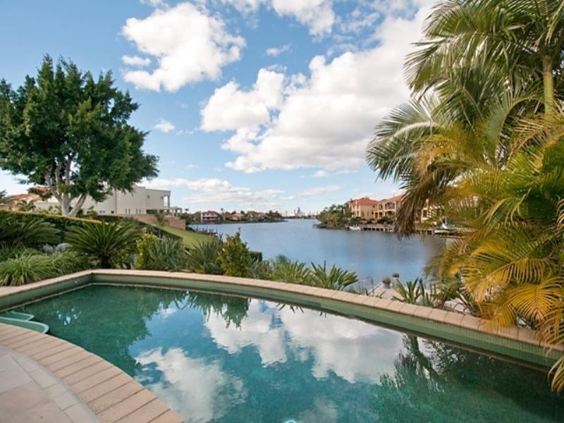 Clear Island Waters QLD 4226