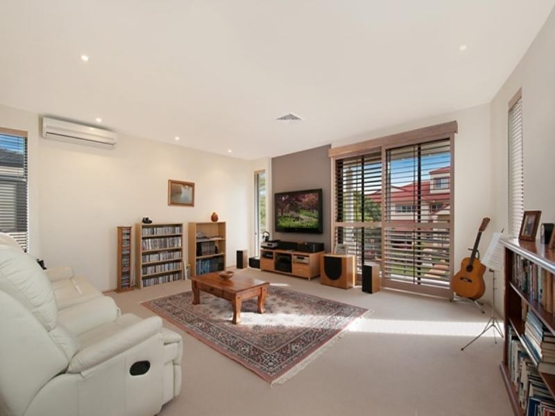 Clear Island Waters QLD 4226