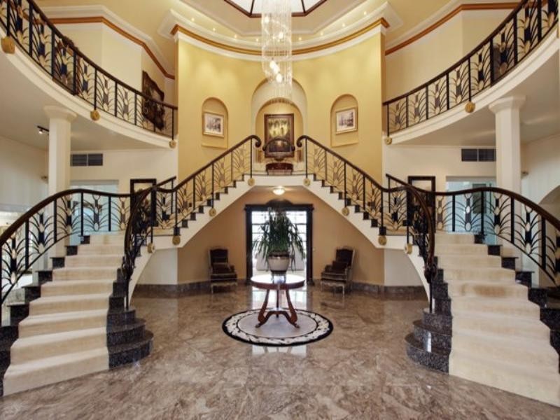 ‘Bartinon’ 26 Marseille Court, Sorrento QLD 4217