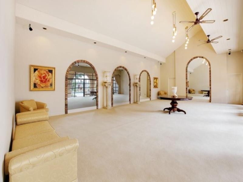 ‘Bartinon’ 26 Marseille Court, Sorrento QLD 4217