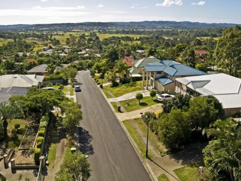 30 Wantana Crescent, Edens Landing QLD 4207