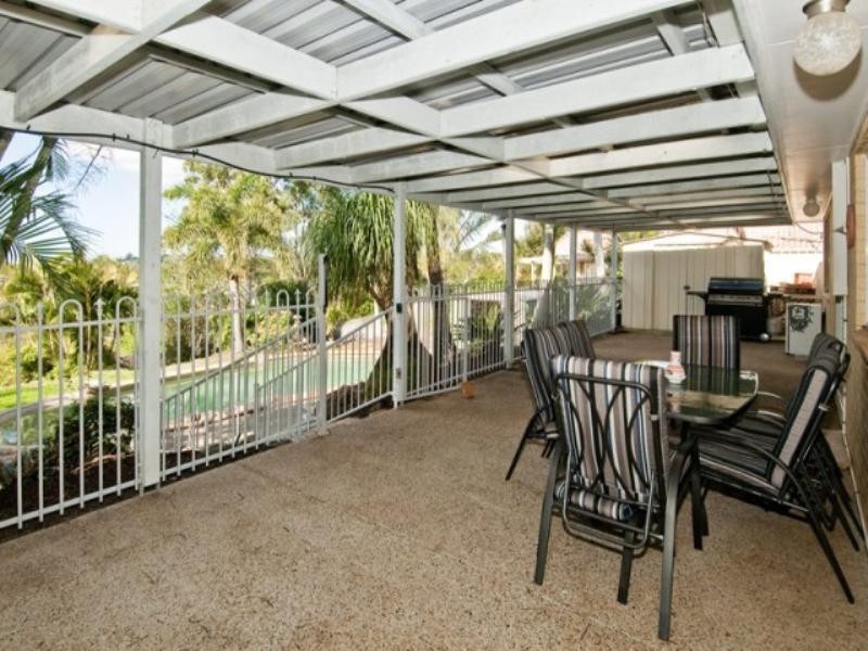 30 Wantana Crescent, Edens Landing QLD 4207