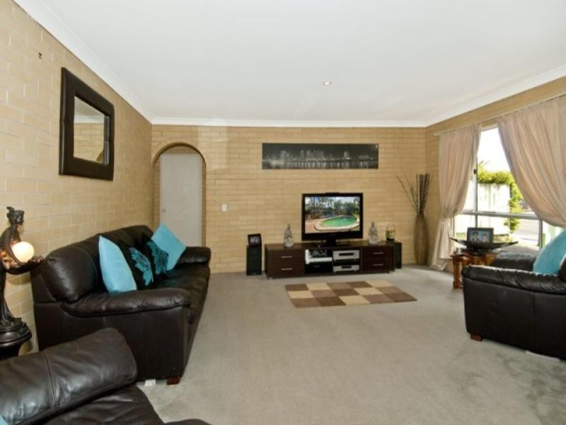 30 Wantana Crescent, Edens Landing QLD 4207