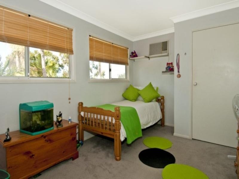 30 Wantana Crescent, Edens Landing QLD 4207