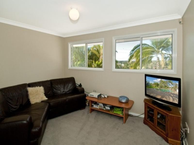30 Wantana Crescent, Edens Landing QLD 4207